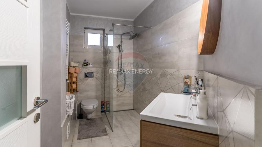 Casă cu 5 camere de vânzare || 400 MP teren || Someseni - 10