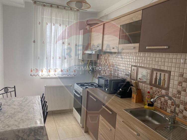 Apartament cu 3 camere de închiriat, loc de parcare - 6