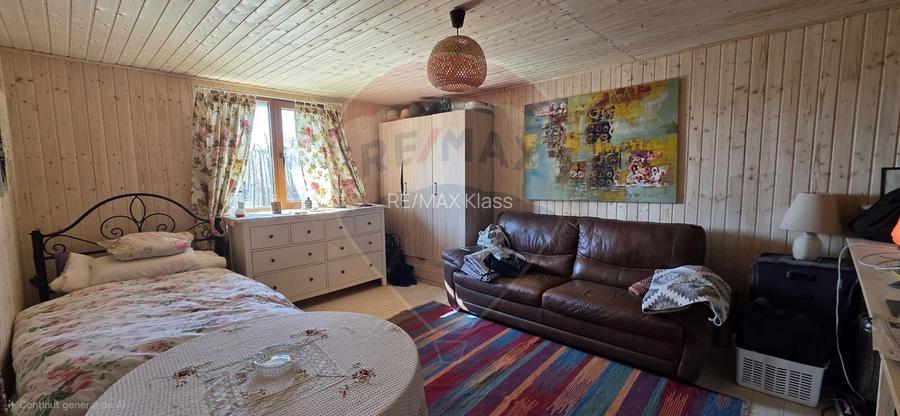 Casa renovata complet 3 camere de vanzare Crevedia 277mp teren - 2