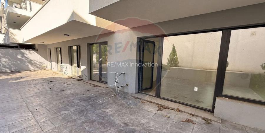 Vanzare Apartament 4 cu camere cu curte / loc parcare/ ultracentral - 4