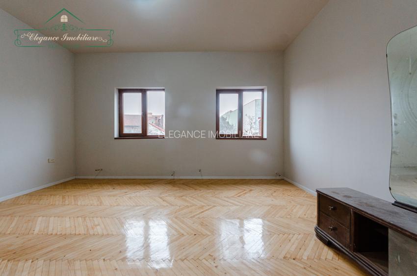 Apartament cu 2 camere la curte comuna, zona centrala, Arad - 2
