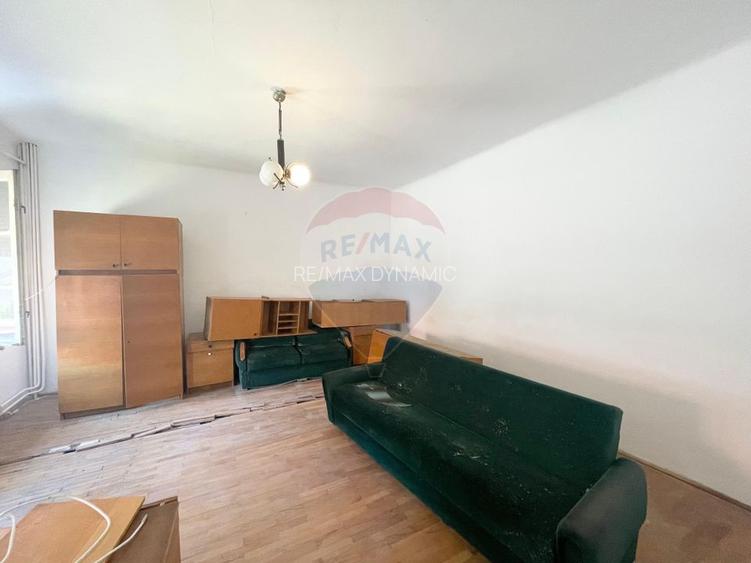 Casă cu 3 camere de vânzare în zona centrala comison 0% - 20