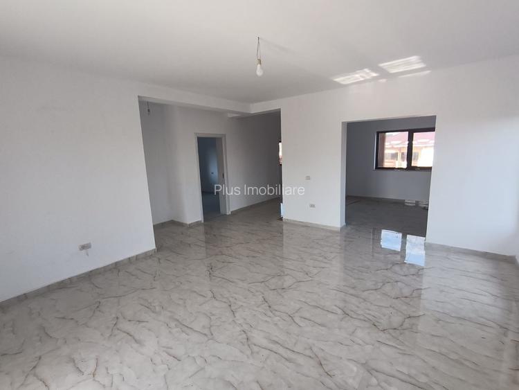 CASA SINGLE DEOSEBITA 4 CAMERE,VALEA LUPULUI ,IASI - 2