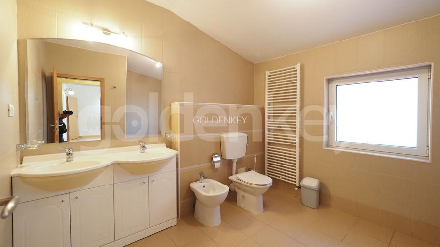 Vilă cu 5 camere | 2 garaje | 350mp gradina - 12