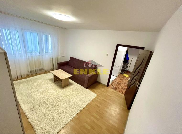 De vânzare apartament 3 camere – zona Primăverii - 2