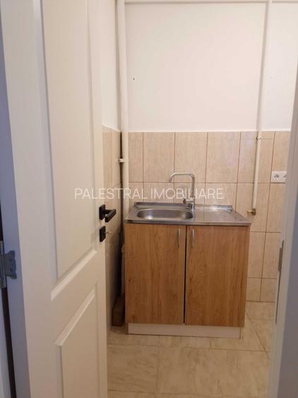 Garsoniera Tractorul-piata,renovata,43000 Euro - 3