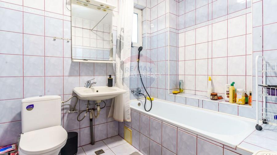 Casa individuala cu 3 apartamente, comision 0%, Intre Lacuri - 19