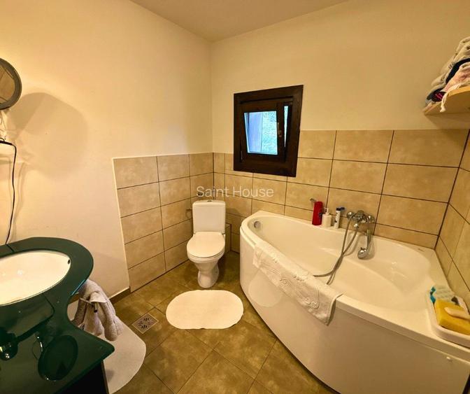 Vilă cu 10 camere P+2E+M 400 M² utili 2800 M² Teren Comandau - 24