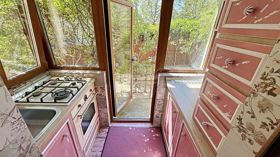 Bucium - Visani, locuinta spatioasa cu 7 camere, disponibil imediat - 11