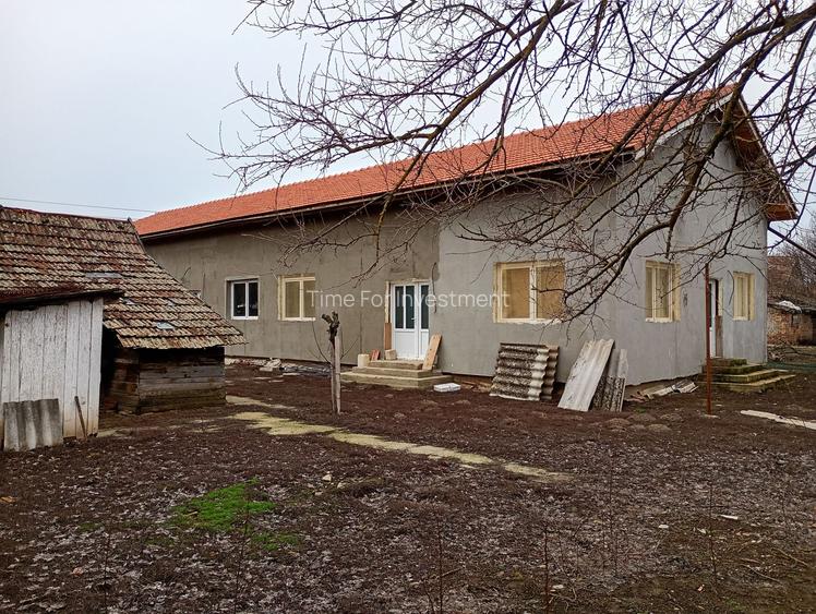 Casa Individuala Suprafete Generoase, Teren Mare, La Rosu - 2