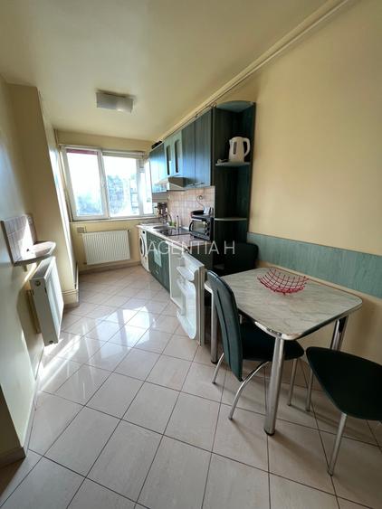 Cismigiu, 2 dormitoare cu hol locuibil, 2 balc, centrala proprie, bloc solid - 18