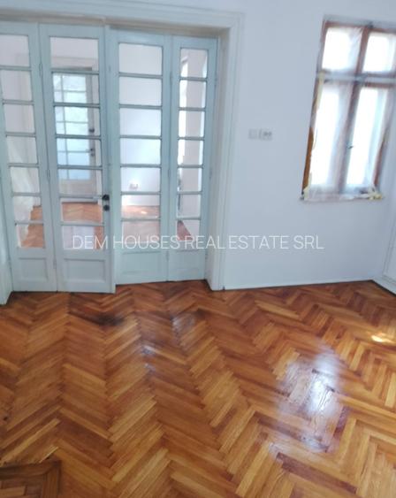 Vila p+m+1 in ultracentralul capitalei,stradal pe Splaiul UNIRII,locatie top - 10