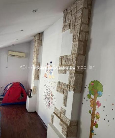 Vanzari Case / Vile Piata Victoriei - 6