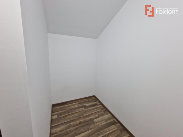 Duplex de vanzare, 4 camere, Mosnita Veche