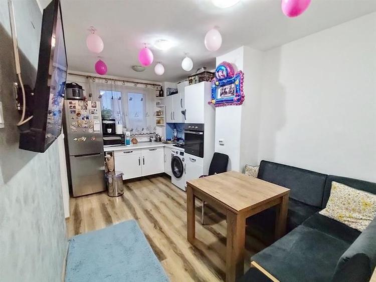 Apartament 3 camere decomandat etaj intermediar, Vlahuta Gemenii