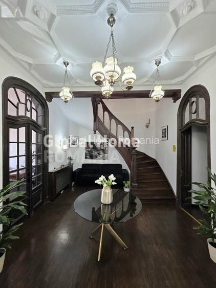 Cismigiu Garden | Office Interbelic Villa - 12 Rooms - 637 Land - 441Sqm Surface - 40