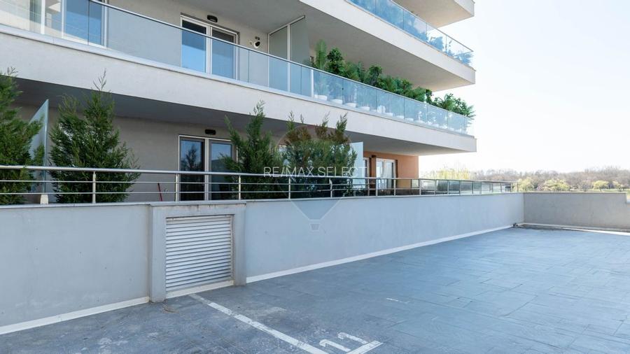 Vanzare garsoniera cu teresa si loc de parcare, Lebada Lake Residence - 19