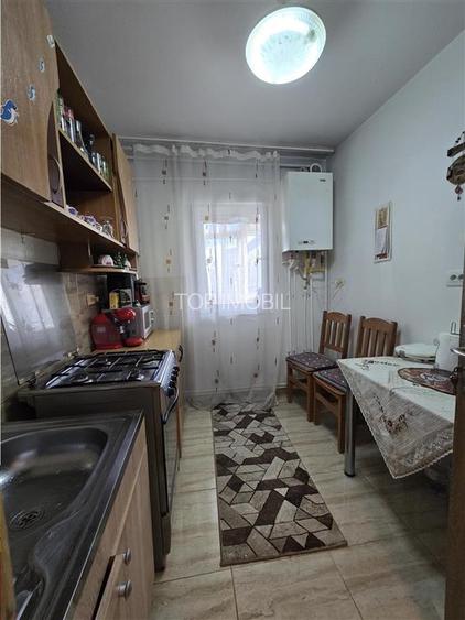 Mircea cel Batran - statia TAXI, 2 camere decomandat cu geam la baie - 7