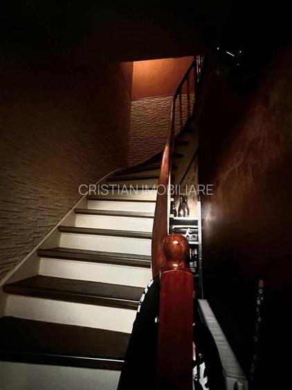 POSIBILITATE RATE!! Vila P+1+M, Centru Istoric, 5 camere, 300 mp, doua deschider - 12