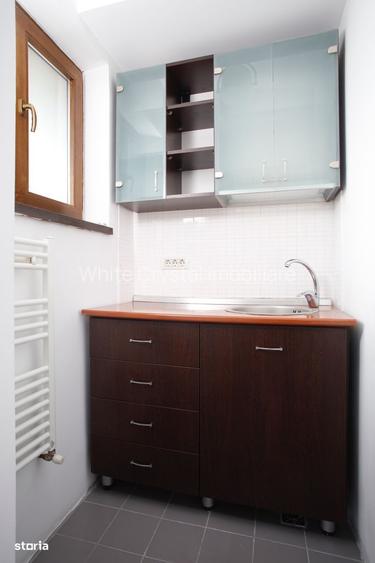 Închiriez apartament 2 camere + mansardă, Piața Muncii -Decebal, birou - 11