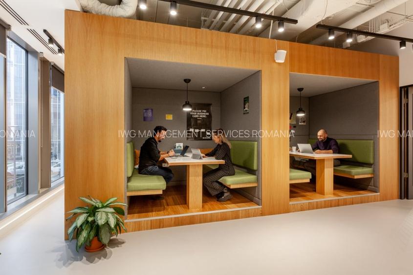 Spațiu de birou frumos proiectat pentru 1 persoană în Spaces Expo - 2