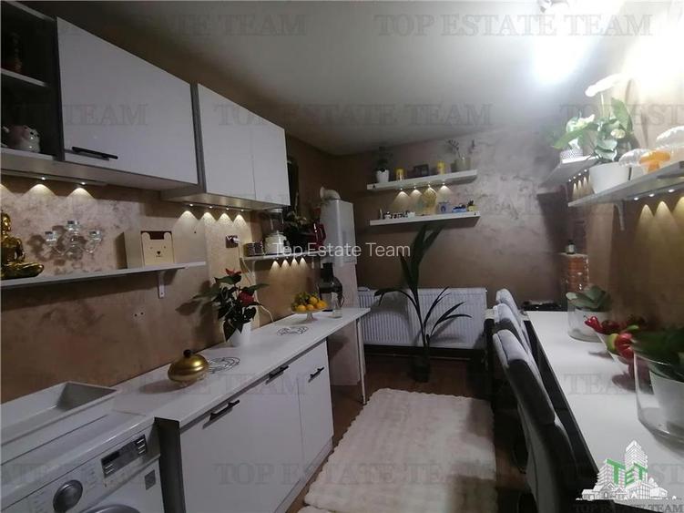 Casa spatioasa cu 2 corpuri, teren 1600 mp si acces rapid la A3/A7, adiacent Sna - 5