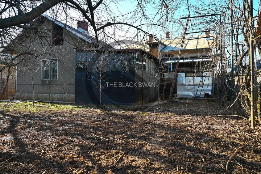 Casa cu 6 camere de vanzare | Zona Ultracentrala, Baicoi | Comision 0% - 4