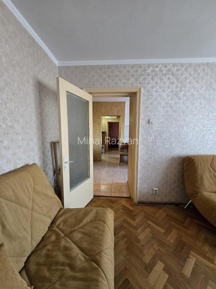 Apartament 3 camere, decomandat, etaj 3/4, mobilat, centrala gaz, termen lung - 14