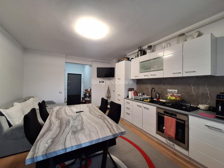 Apartament cu 3 camere, 54 mp, balcon, zona Terra - 2