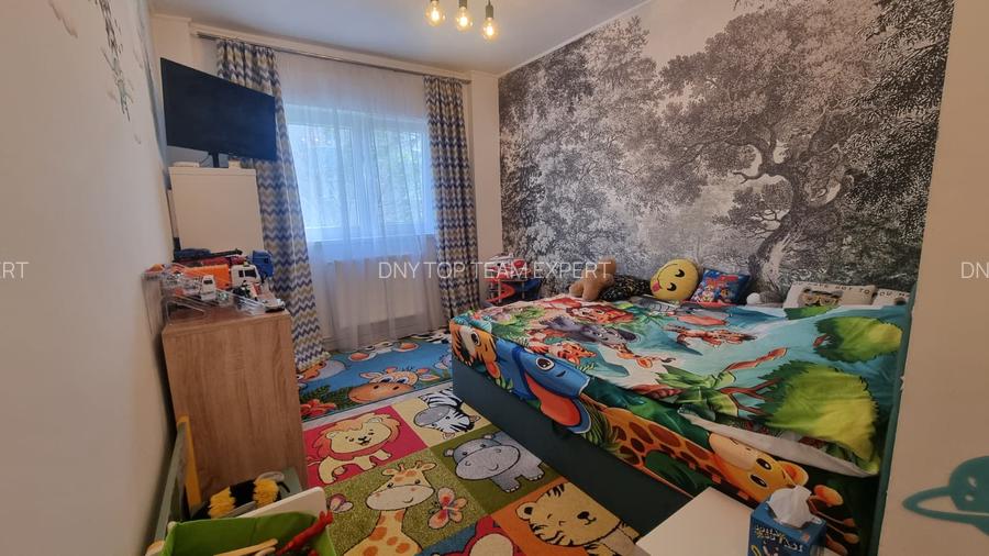 Apartament 4 camere, centrală proprie, parcare, 5 min metrou Apărătorii Patriei - 14