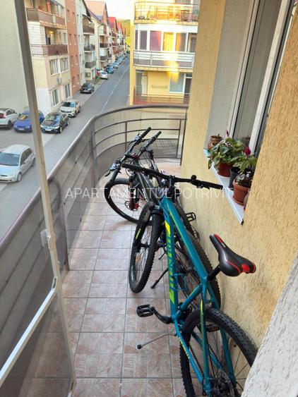 Apartament cu 2 camere decomandate si balcon -Zona centrala, Str. Eroilor - 9