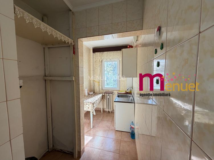 Apartament 2 camere,str.Alunisului,etaj 2 - 3