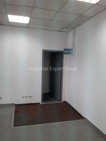 Blv. Iuliu Maniu 130 mp trafic intens vizibilitate buna - 4