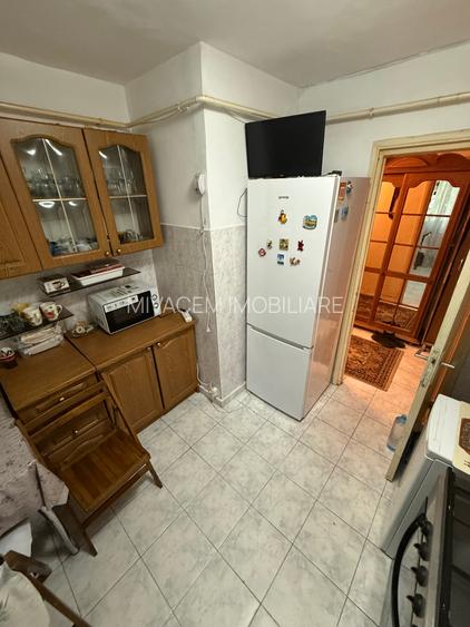 Apartament 3 camere Brazda-Baba Novac, 1/4, centrala termica, 2 bai - 3