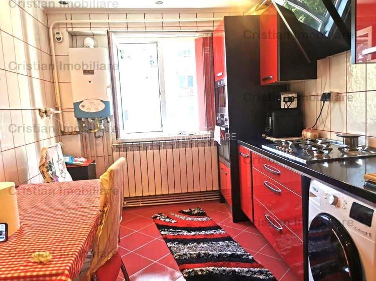 Decomandat Confort 1 SELECT Mobilat 3 cam etaj 3 Viziru 3 - 6