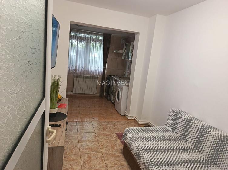 De vanzare apartament 3 camere – Micro 40 – Parter cu gradina - 3