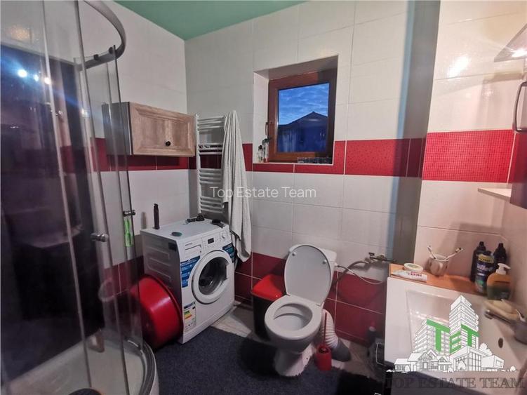 Vila 5 camere regie proprie cu gradina/garaj in Bacu (Joita) - 9