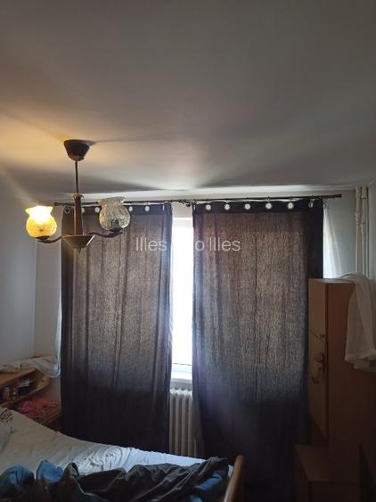 De vânzare apartament cu 2 camere,etaj.3 - 8