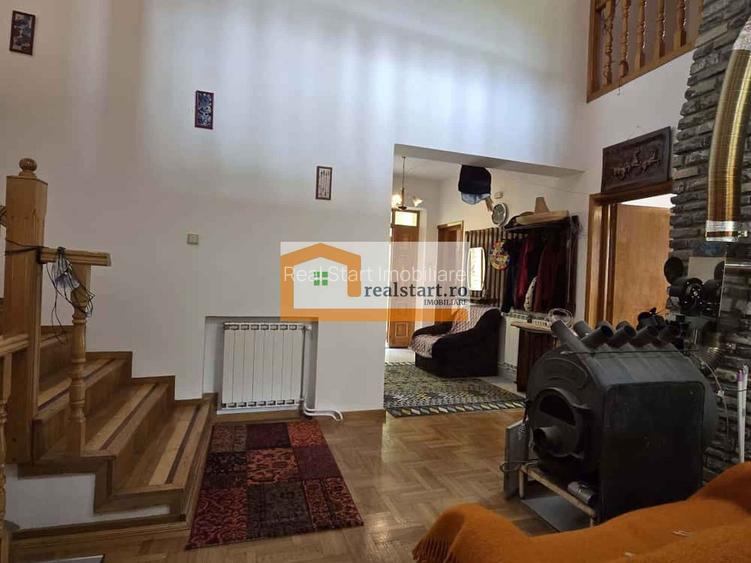 Vedere padure, panouri solare si fotovoltaice, pompa de caldura,  semineu - 9