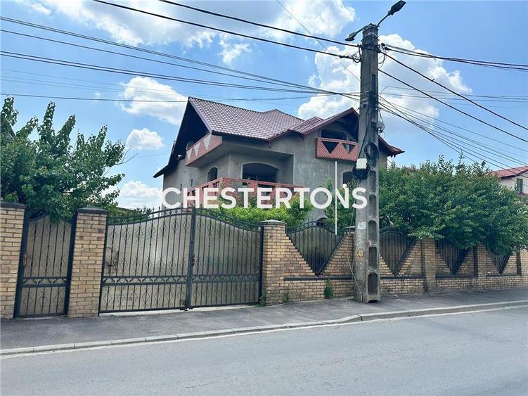 Vila Exclusivista , 9 camere + 1200mp teren , toate utilitatile, in apropiere de