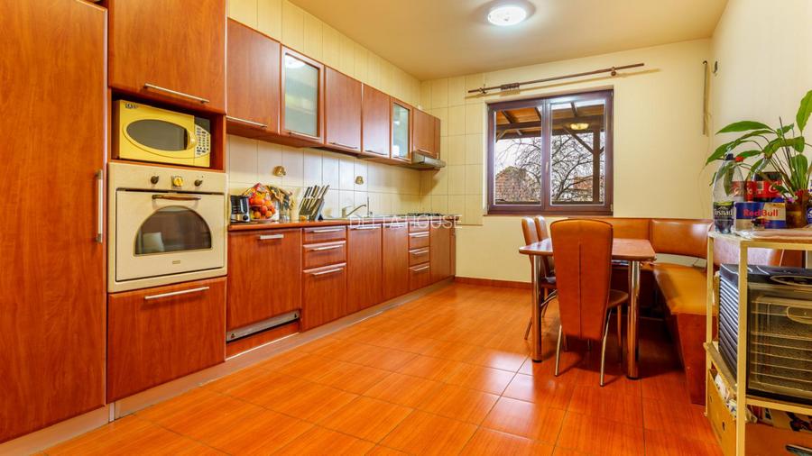 Casa de vanzare in Someseni, 242 mp utili, teren generos 994 mp - 3