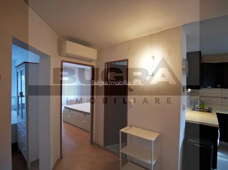 Apartament de 2 camere, decomandat, zona UMF - 5