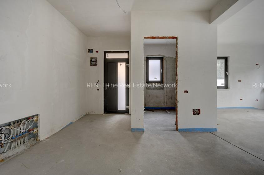 Casa se preda finisata - 4 bai - 3 dormitoare - curte - parcare -  metrou Păcii - 15