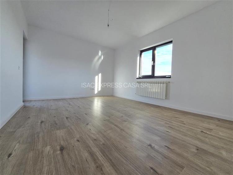Casa de vanzare! 4 camere, 2 bai, 650 mp teren, statie RATP. Iesire Letcani - 10