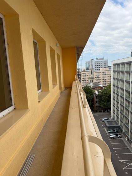 Calea Victoriei, apartament 3 camere, etaj 8, nemobilat, balcon, bloc solid