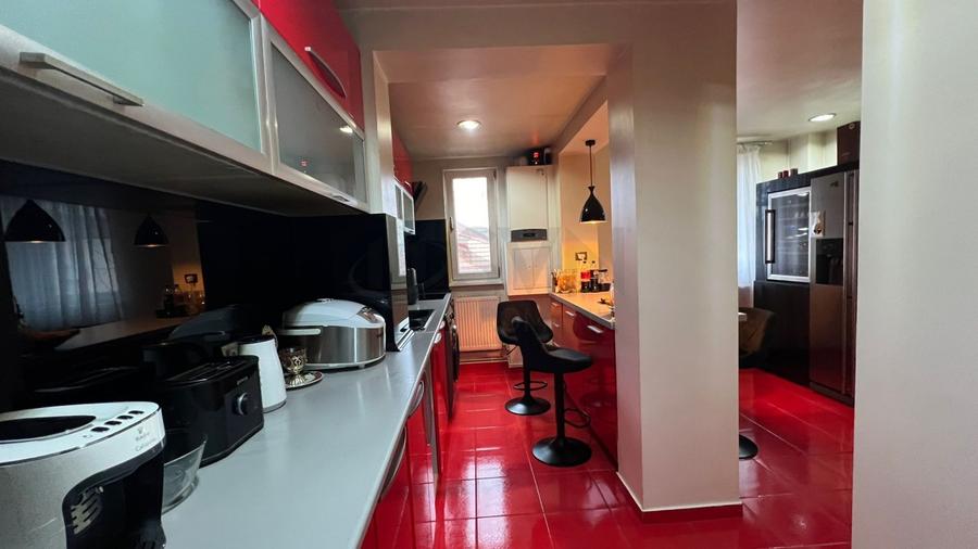 REA1027176 Apartament 3 camere si Spatii de Birou I Curte l Garajl Piata Muncii