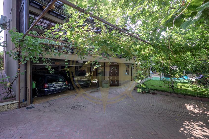 DOM00377 - Vila de lux cu 9 camere in Corbeanca-Petresti