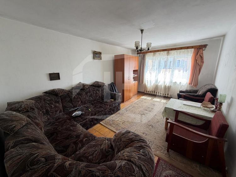 Apartament 2 camere, decomandat, etaj intermediar, zona Titulescu