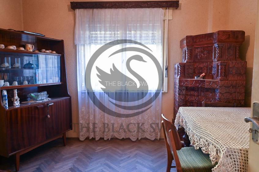 Casa cu 6 camere de vanzare | Zona Ultracentrala, Baicoi | Comision 0% - 11