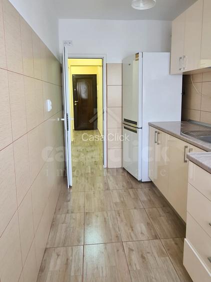 Apartament generos, decomandat, 1 cameră – Micro 20, etaj 1 - 7